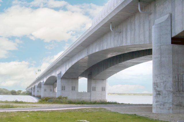 画像：日本海沿岸東北自動車道　阿賀野川橋（ＰＣ上部工）工事
